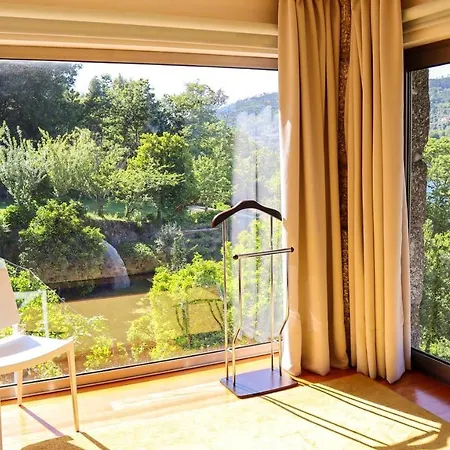 4 Bedrooms With View Private Pool And Enclosed Garden At * Pandoses